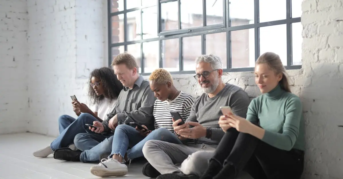 How Mobile Gadgets Are Revolutionizing Communication Today