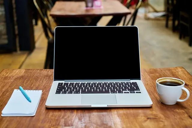 Top 10 Must-Have Mobile Gadgets for Tech Enthusiasts