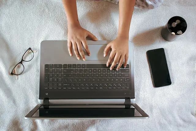 The Top 5 Mobile Gadgets Revolutionizing Daily Life