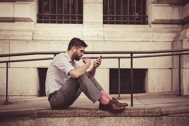 The Ultimate Guide to Smartphone Accessories You Need